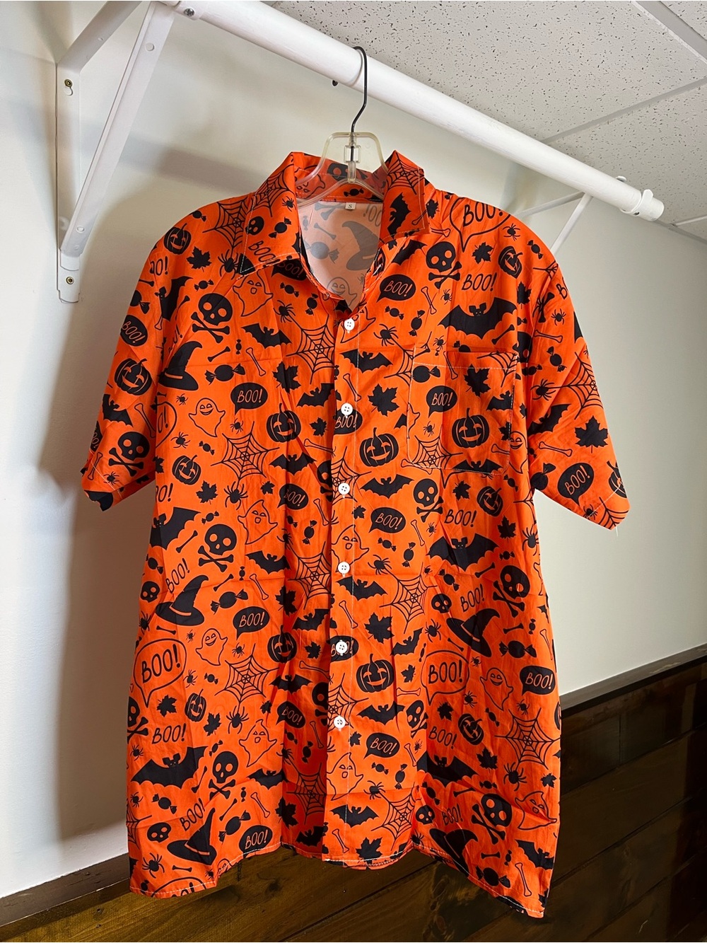 Amazon Men’s Halloween Short-Sleeve Button Down Shirt- S
